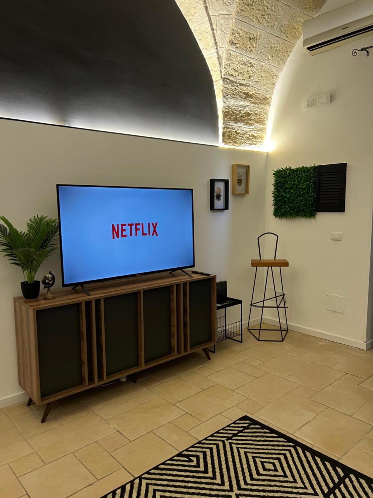 Tussia Appartement Brindisi Buitenkant foto